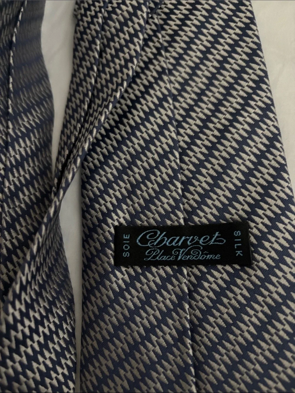 Charvet Classic Navy and Gray Houndstooth Men's Tie - Elegant Business Accessory
